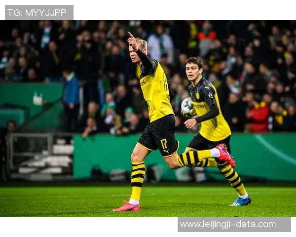 曼联大胜多特蒙德四球狂潮引发全场热烈反响