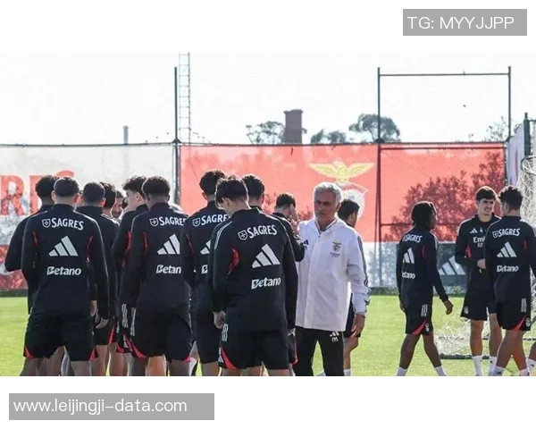 英超激战：AC米兰与本菲卡互交白卷全场气氛紧张刺激